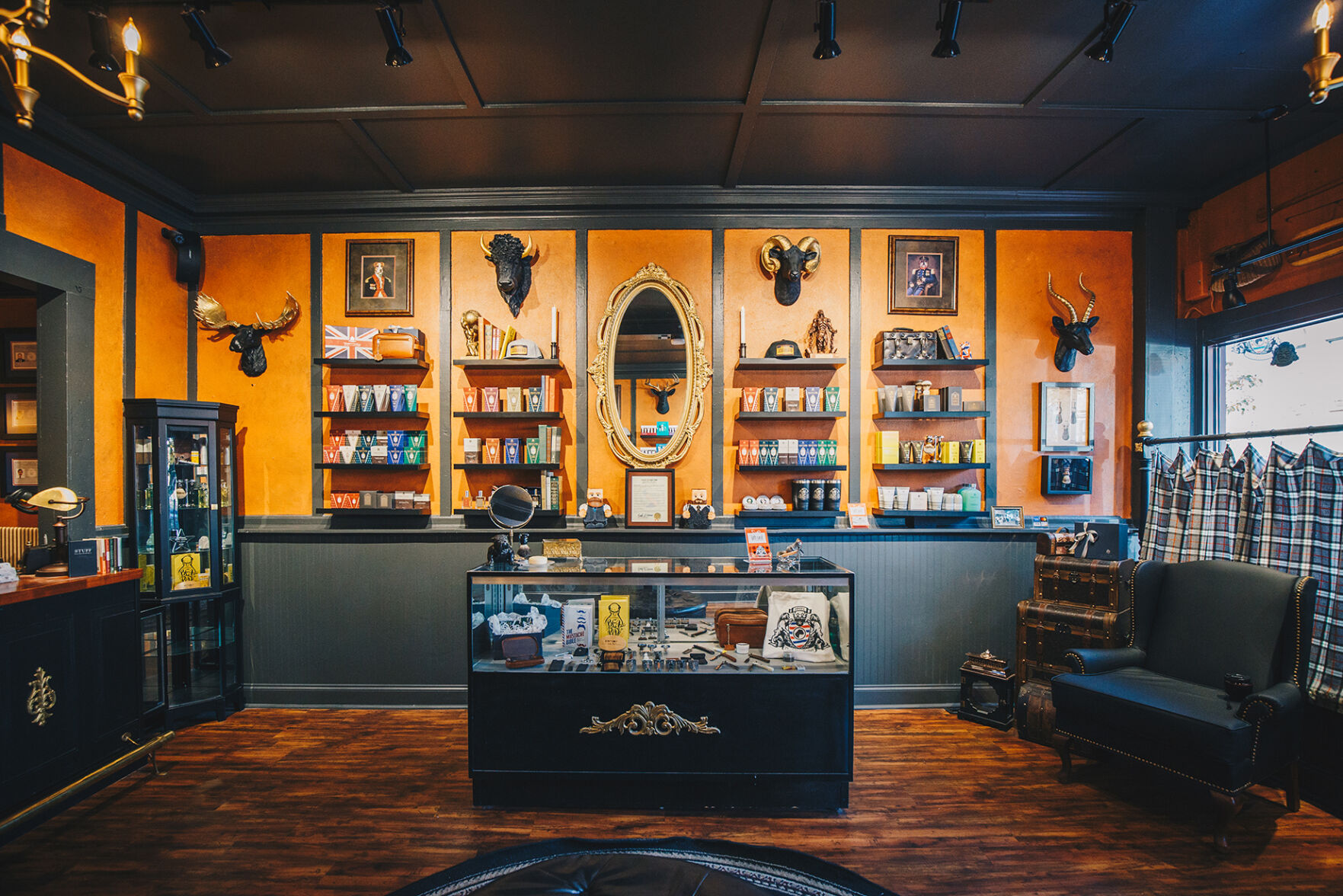 Three-Dog-Barber-interior.jpg